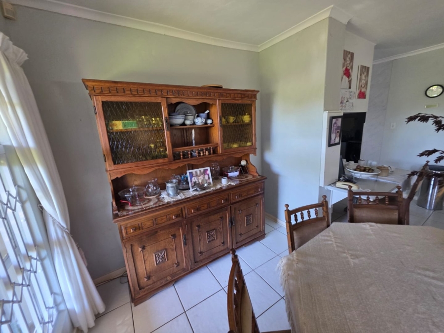 4 Bedroom Property for Sale in Wavecrest Eastern Cape